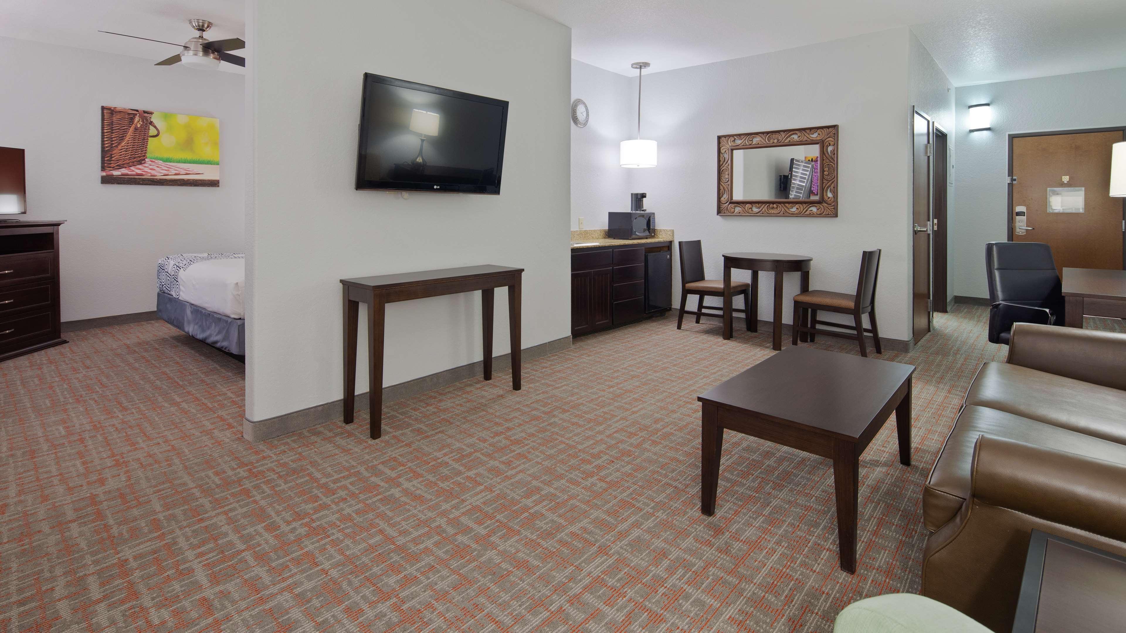 Best Western Plus Fredericksburg Bagian luar foto