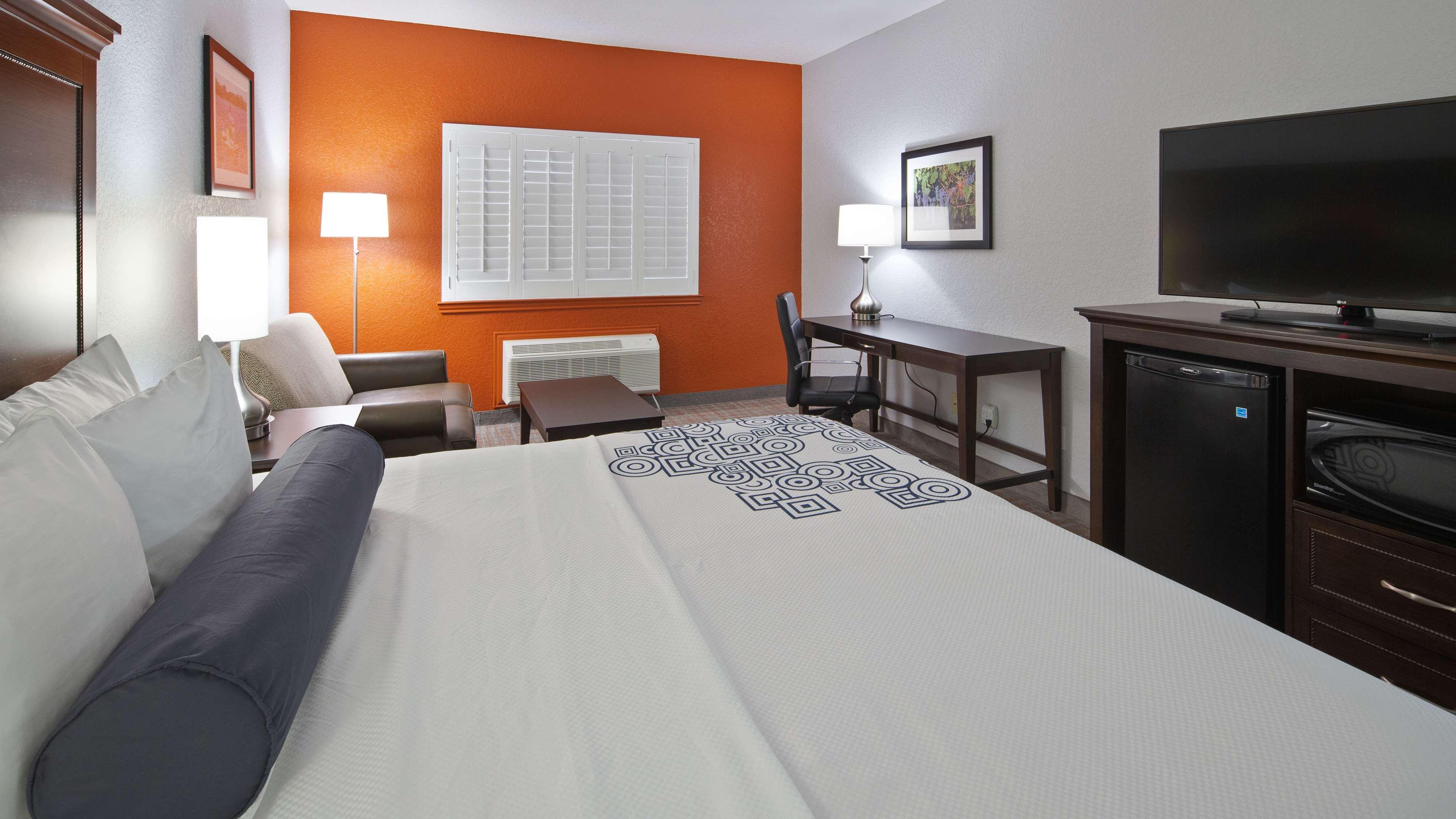 Best Western Plus Fredericksburg Bagian luar foto