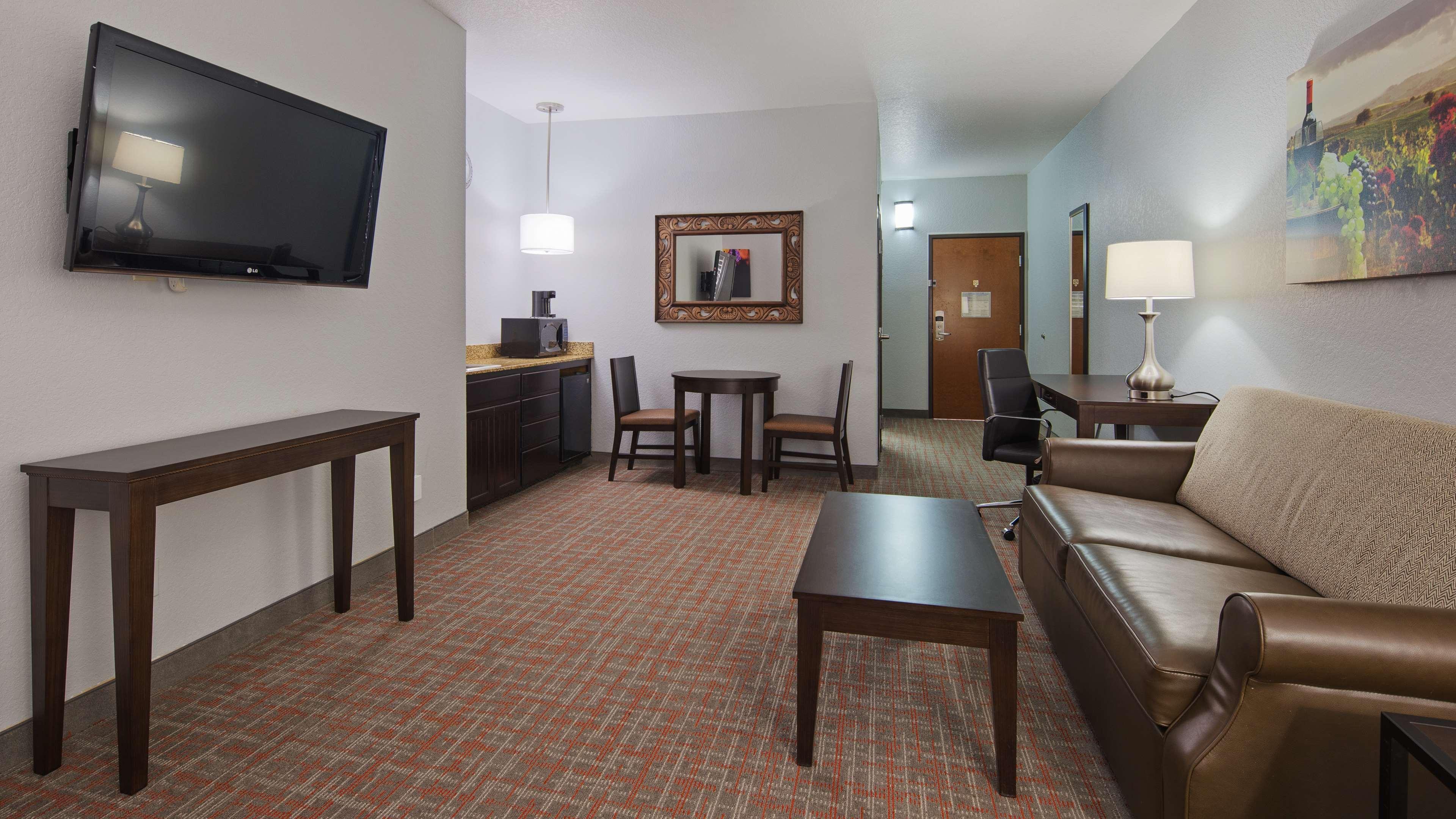 Best Western Plus Fredericksburg Bagian luar foto