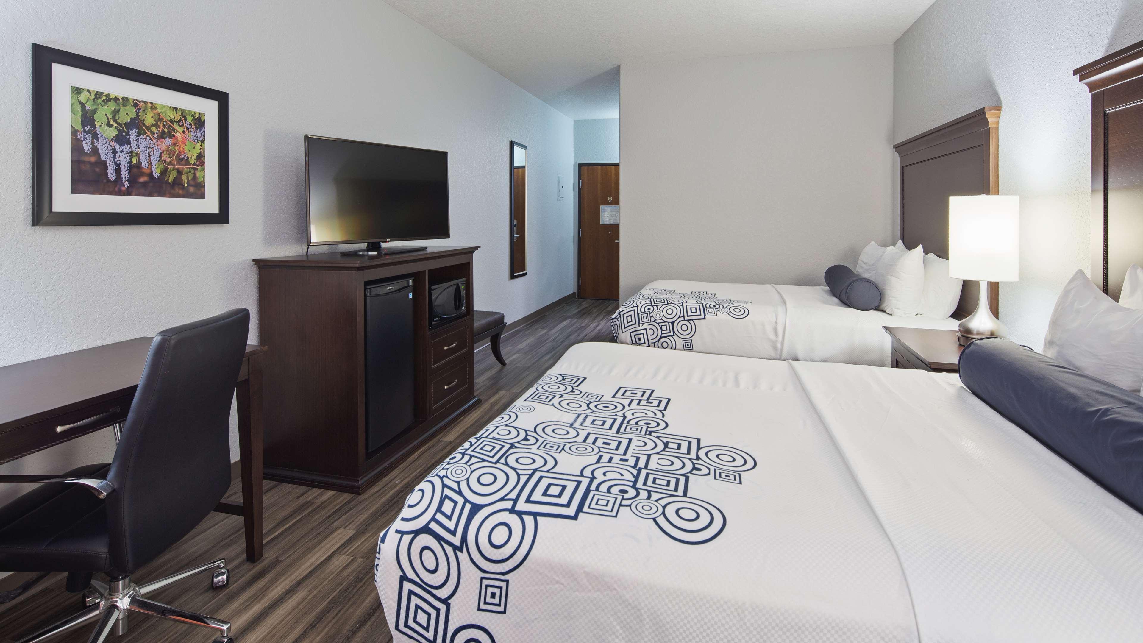 Best Western Plus Fredericksburg Bagian luar foto
