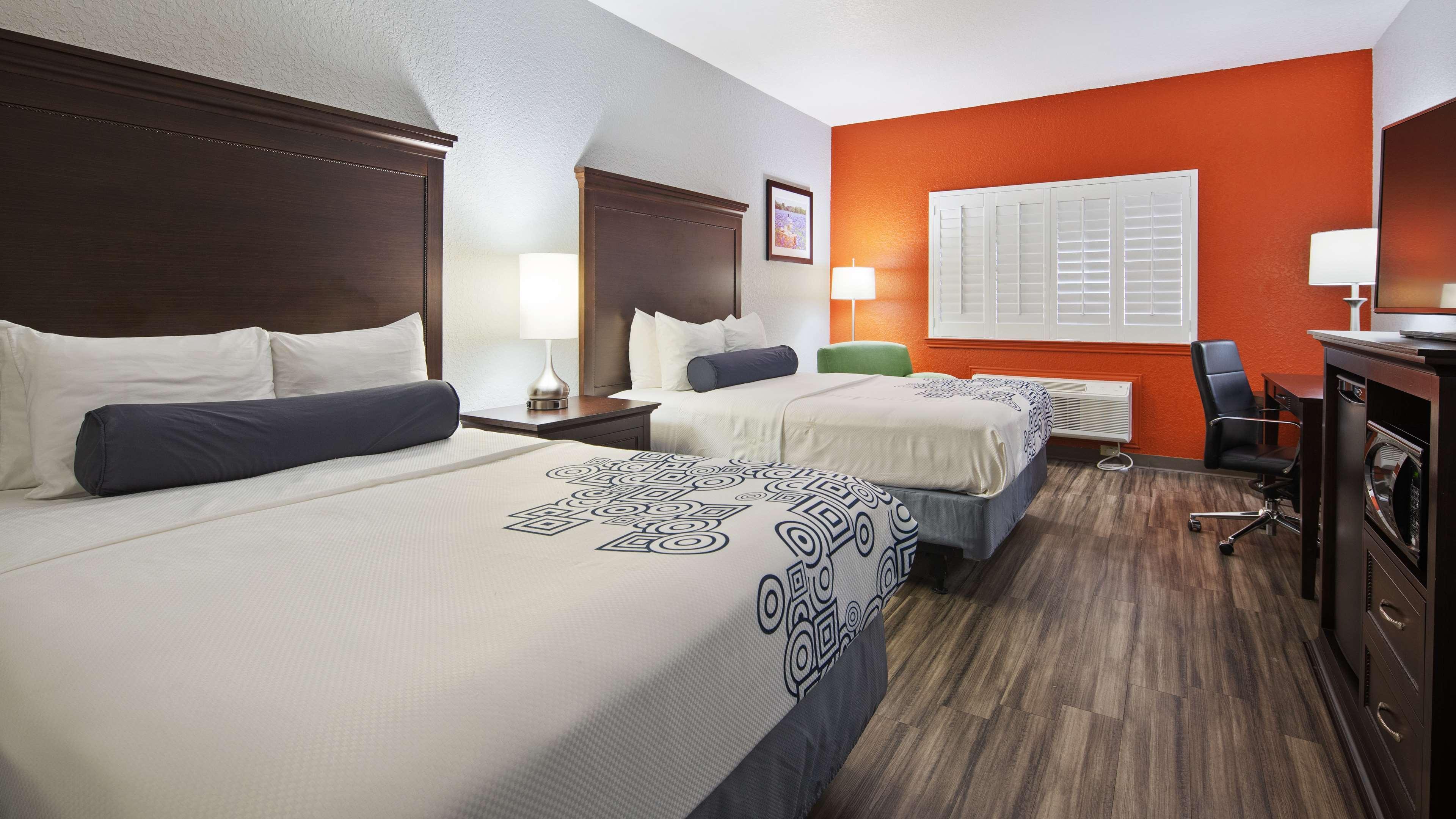 Best Western Plus Fredericksburg Bagian luar foto