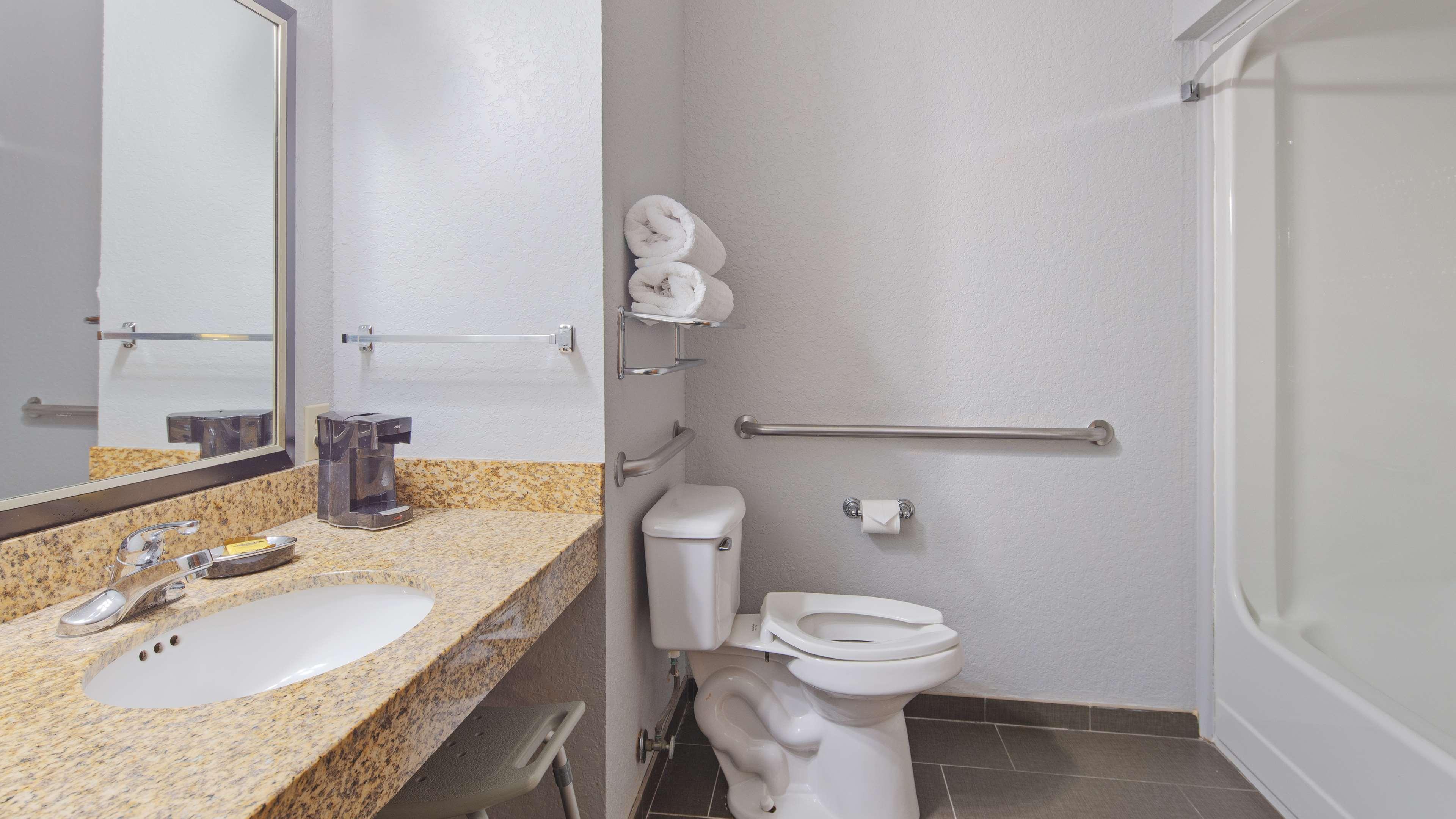 Best Western Plus Fredericksburg Bagian luar foto