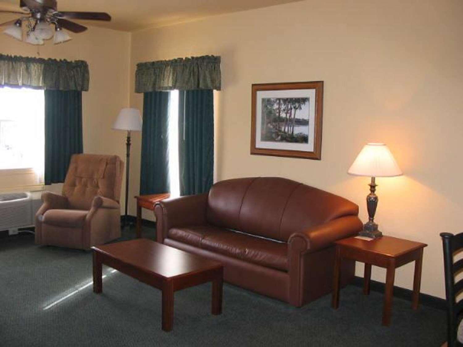 Best Western Plus Fredericksburg Bagian luar foto