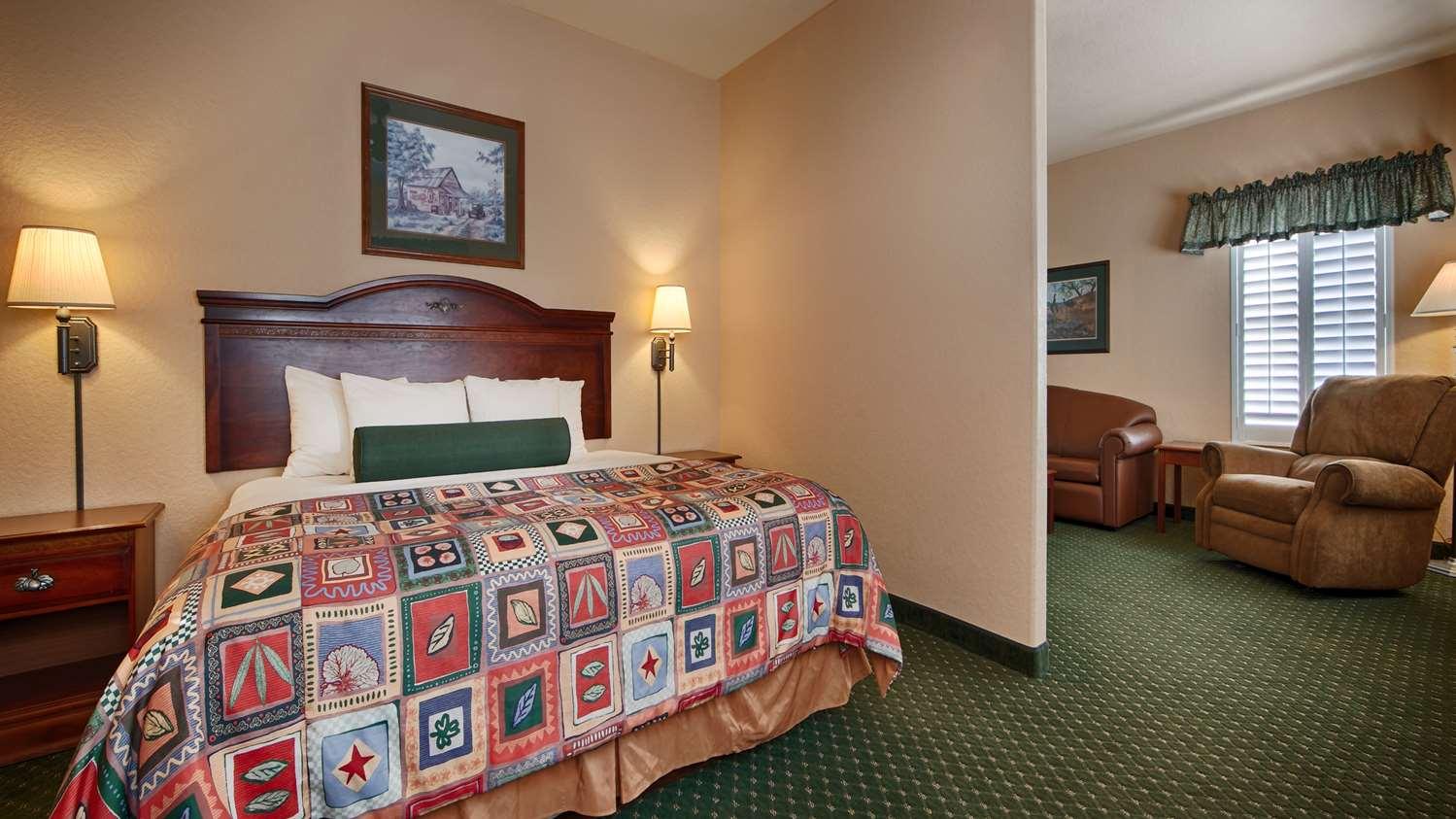 Best Western Plus Fredericksburg Bagian luar foto