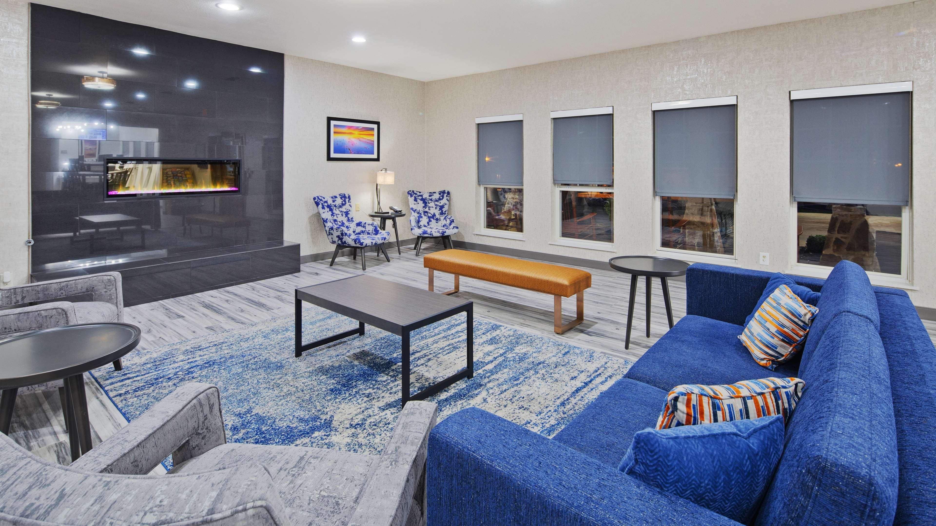 Best Western Plus Fredericksburg Bagian luar foto