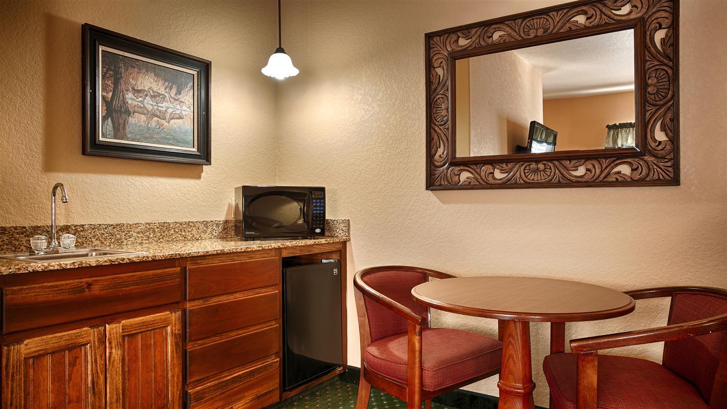 Best Western Plus Fredericksburg Bagian luar foto