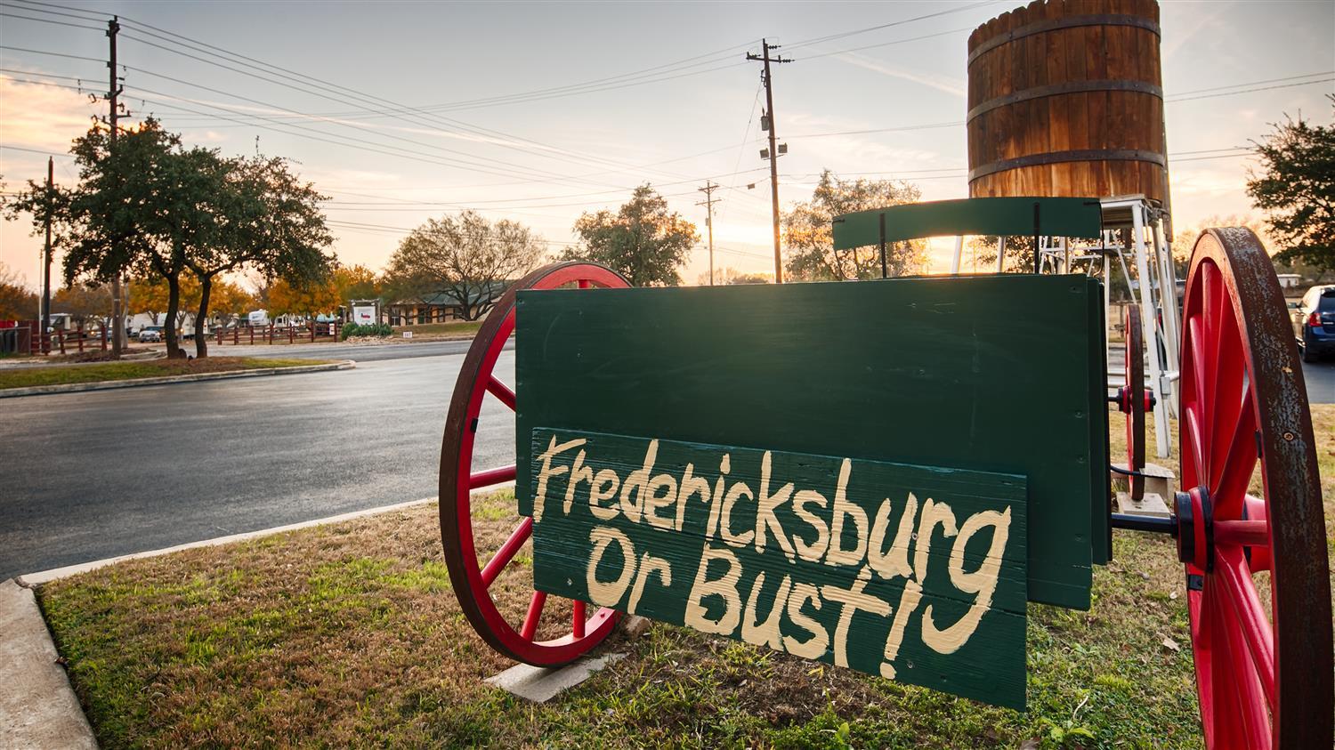 Best Western Plus Fredericksburg Bagian luar foto