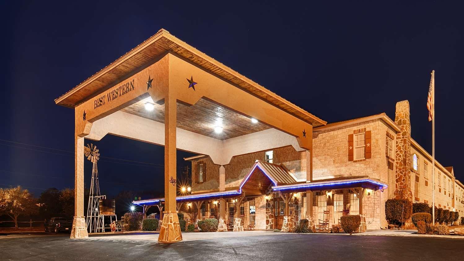 Best Western Plus Fredericksburg Bagian luar foto