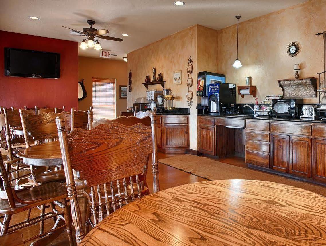 Best Western Plus Fredericksburg Bagian luar foto